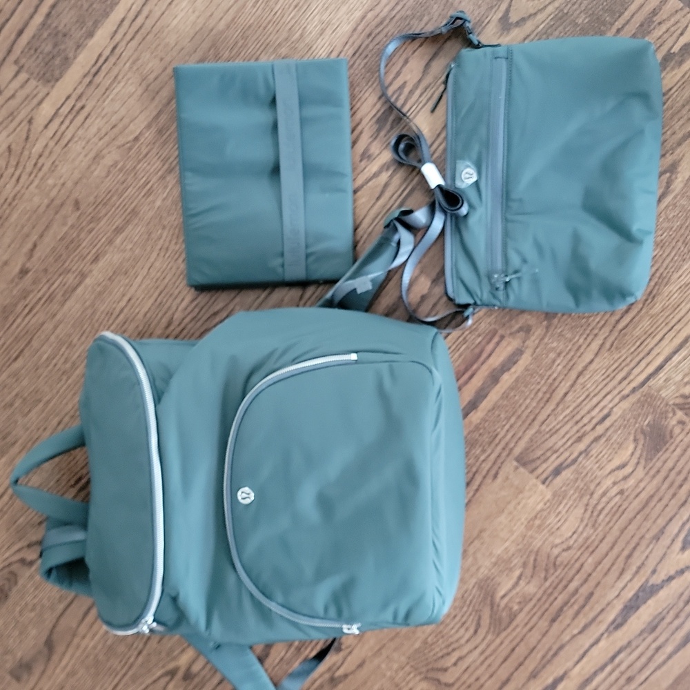 Lululemon new parent backpack 17L dark forest complete set